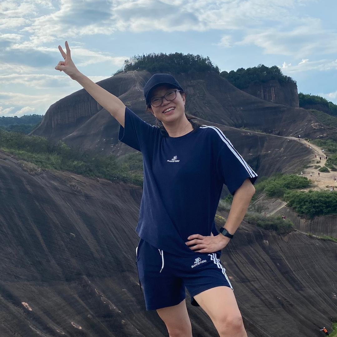 蕾小逗/南油轻奢女装