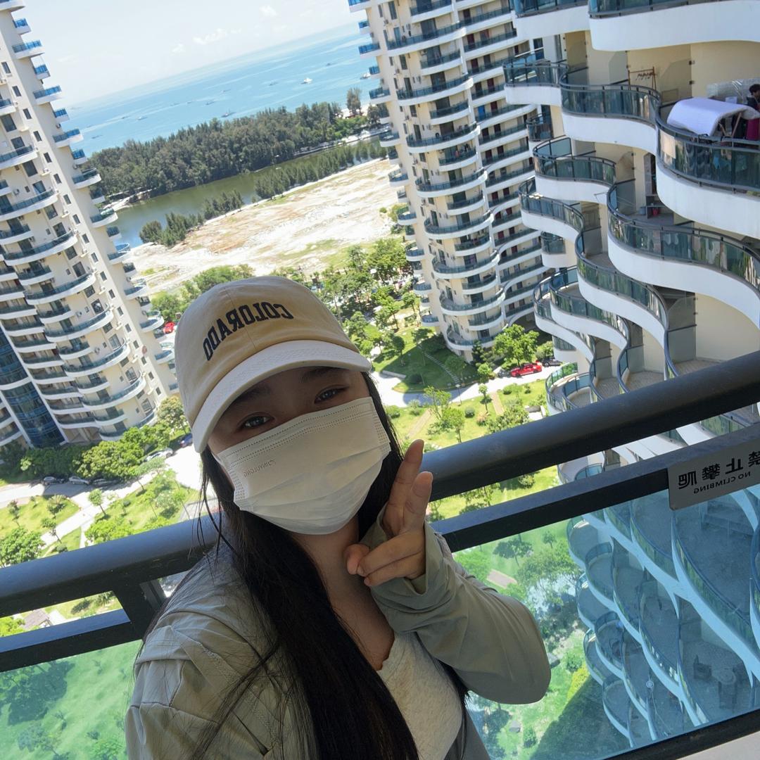 阳光下的小蜗牛