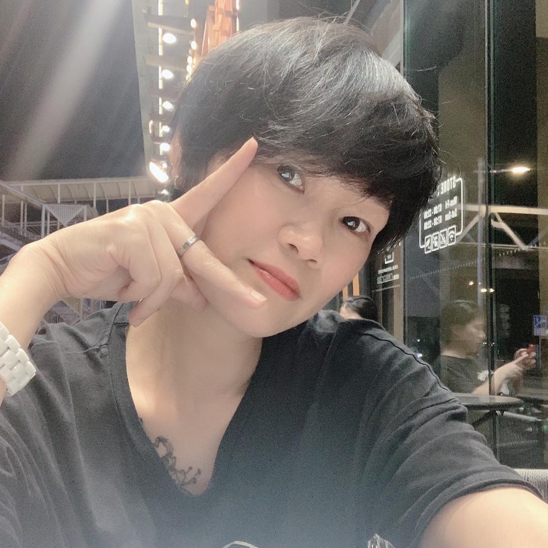 是威威呀🇨🇳泳骏游泳馆经理