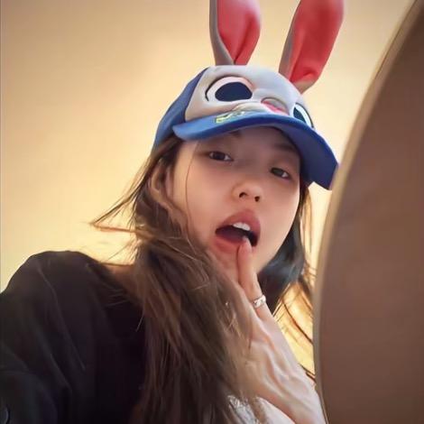 ·