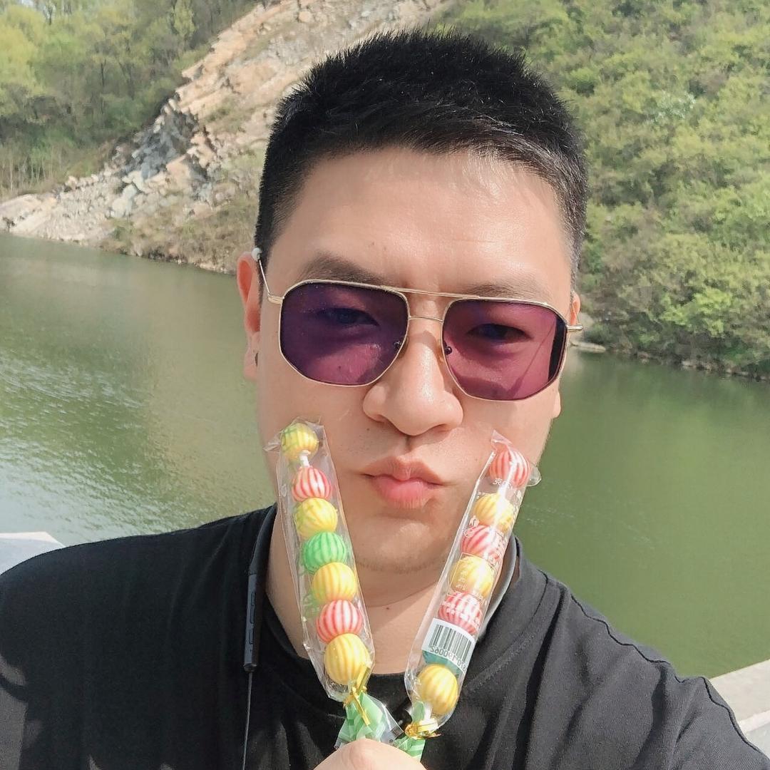 Mr. 刘一一