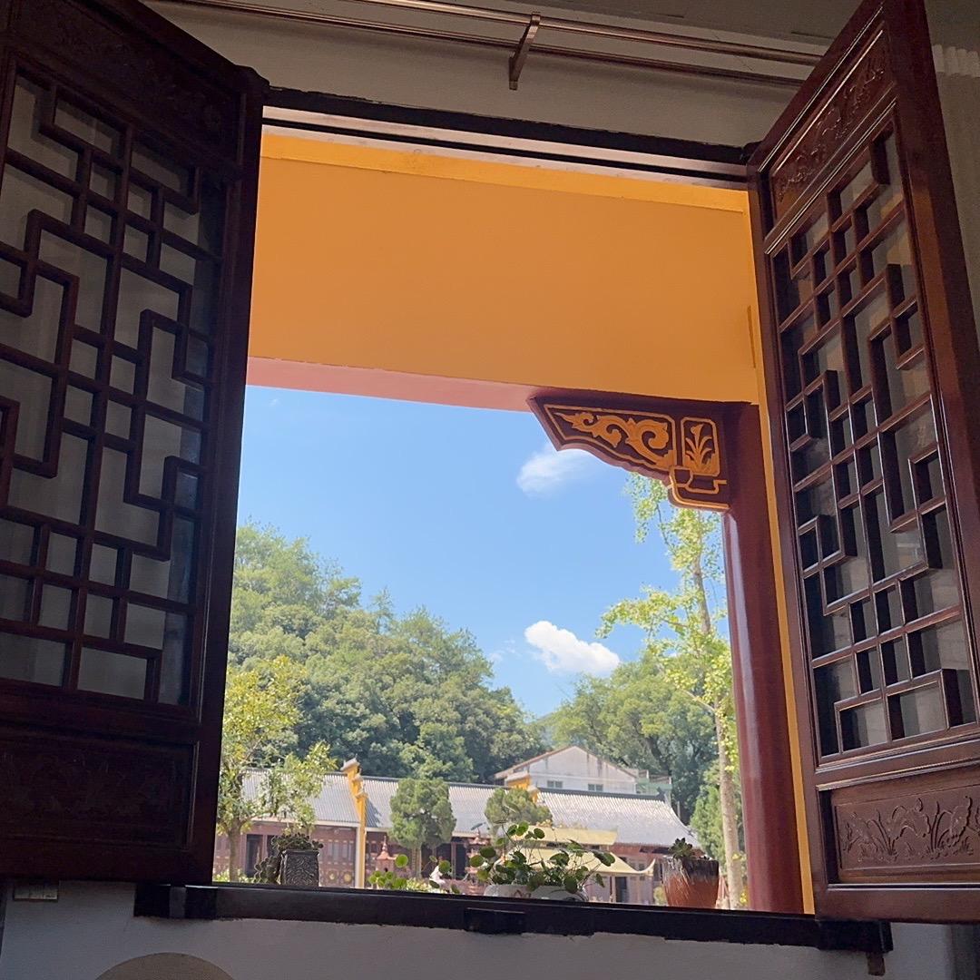 勤劳的月光族