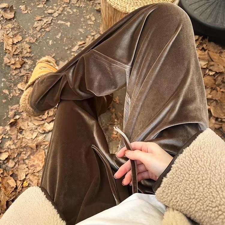 诗路花雨高档女裤工厂店