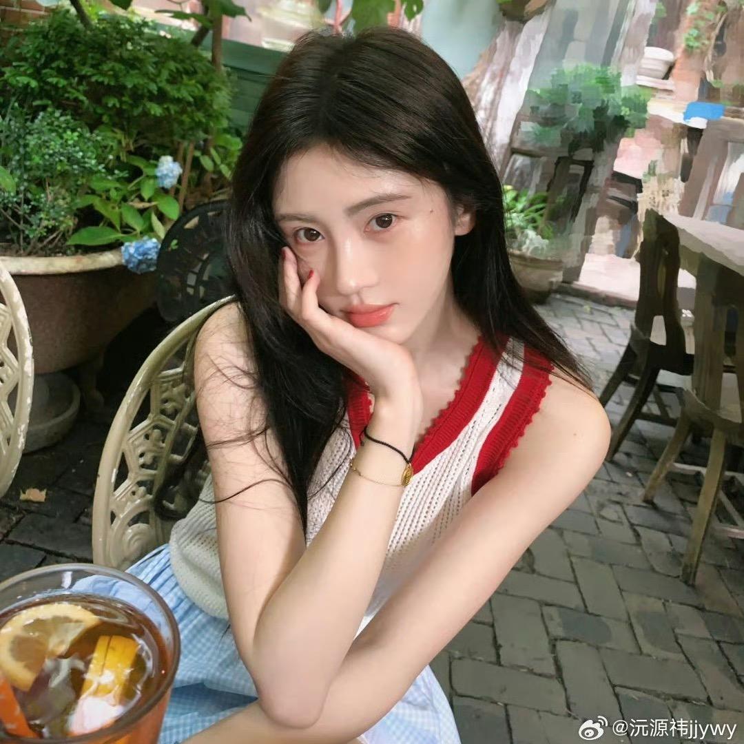嘉嘉•/