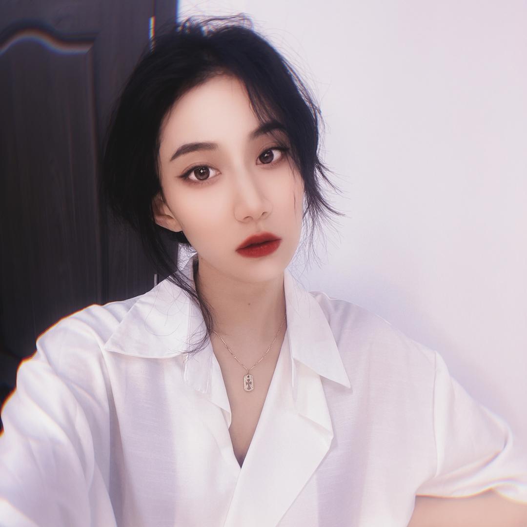 李亚倪