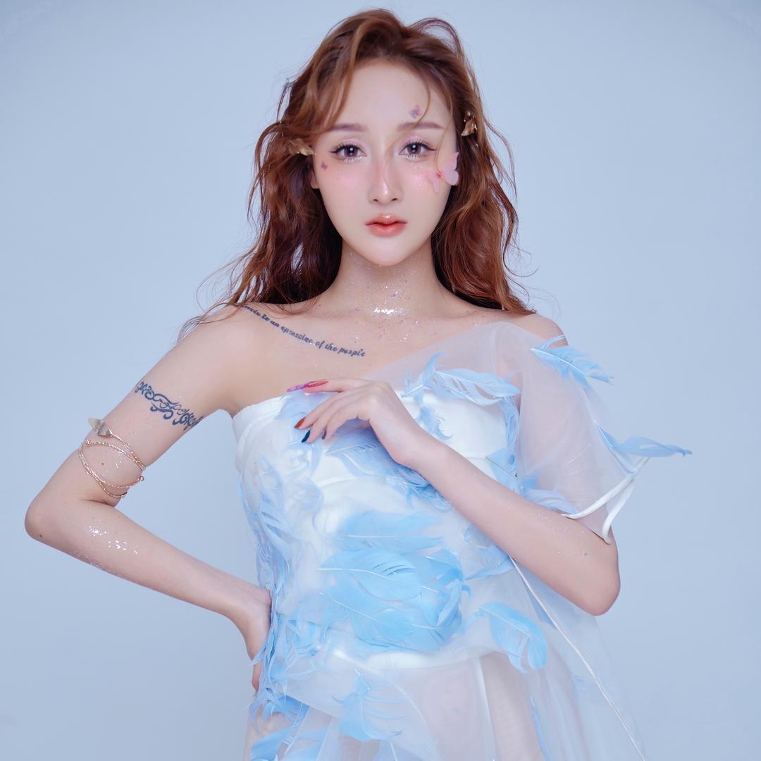 刘菲儿¹¹¹⁸