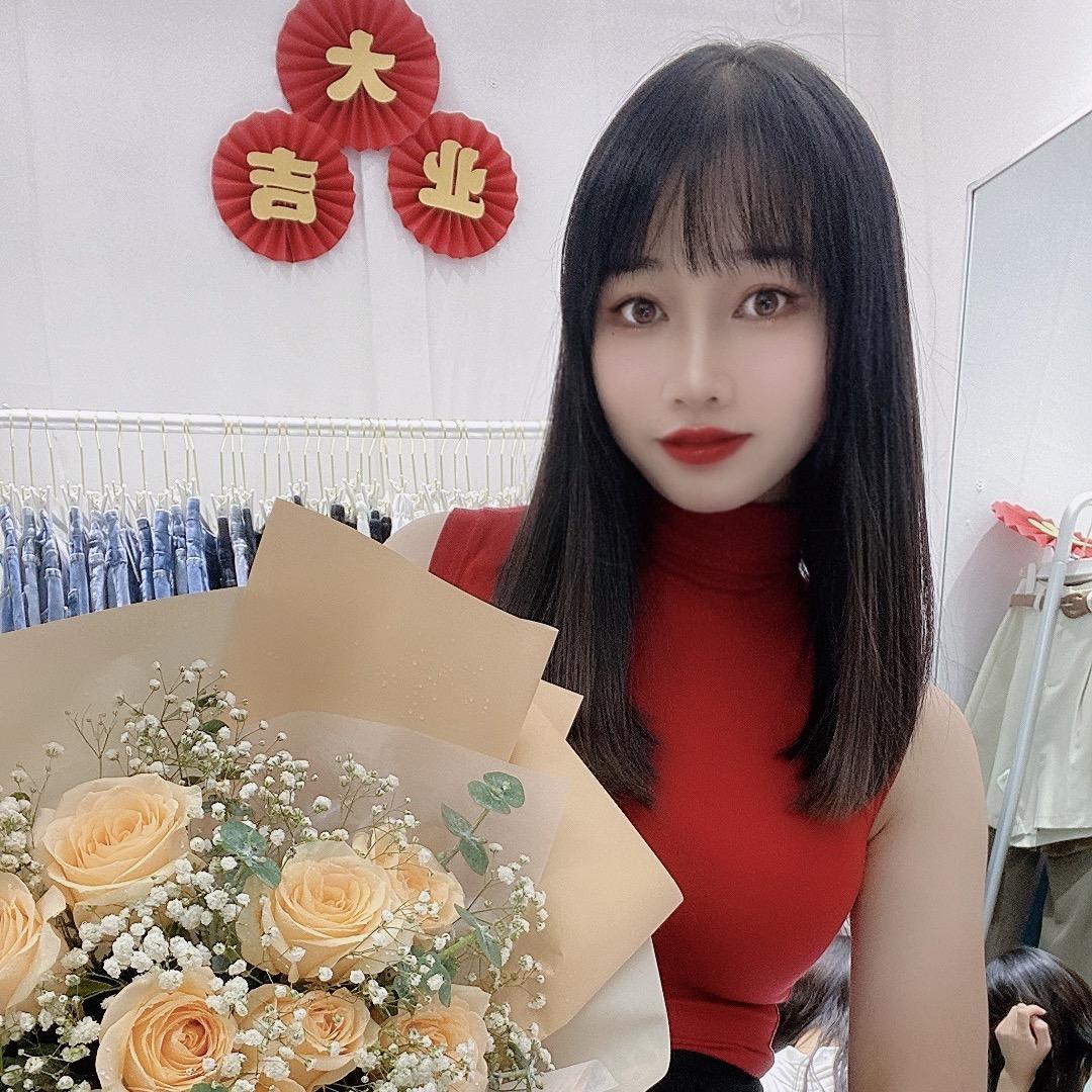 思思.