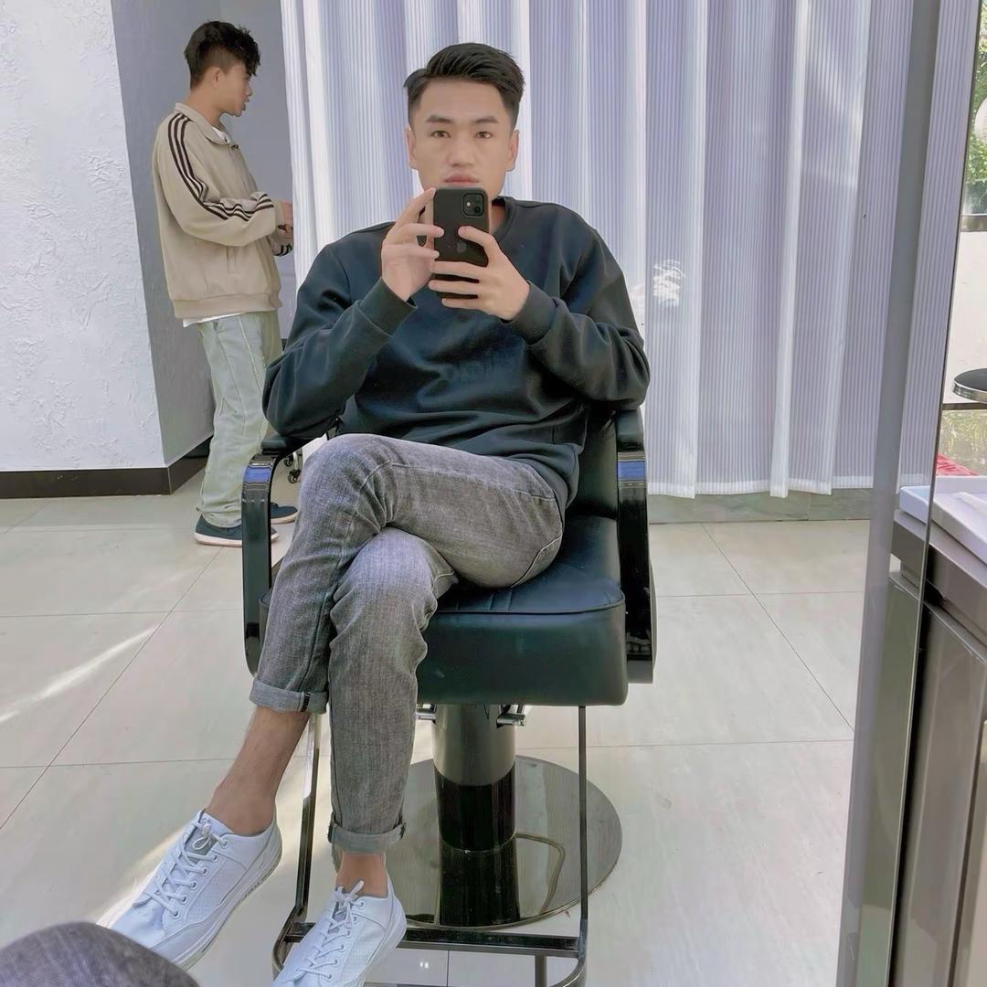 👩🏼‍🚀🙇🏾‍♂️