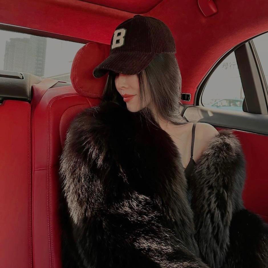 一间店极简女装
