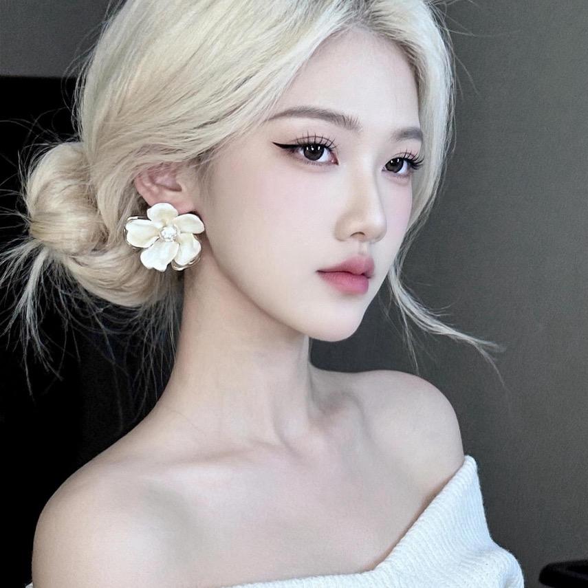 中介小张（12.6 电影院观看《得闲谨制