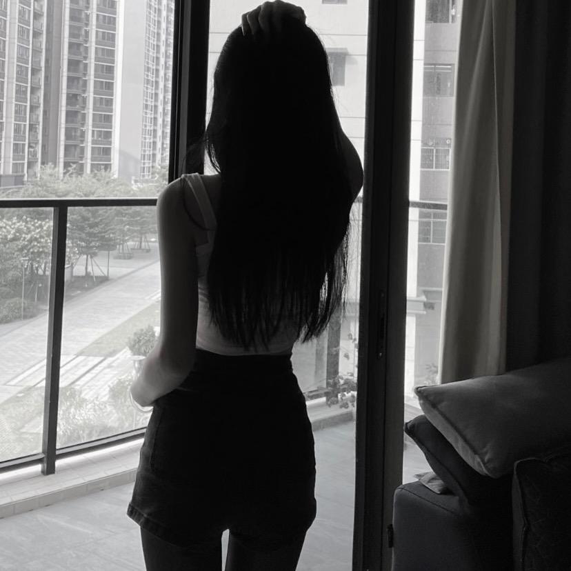 妮妮.