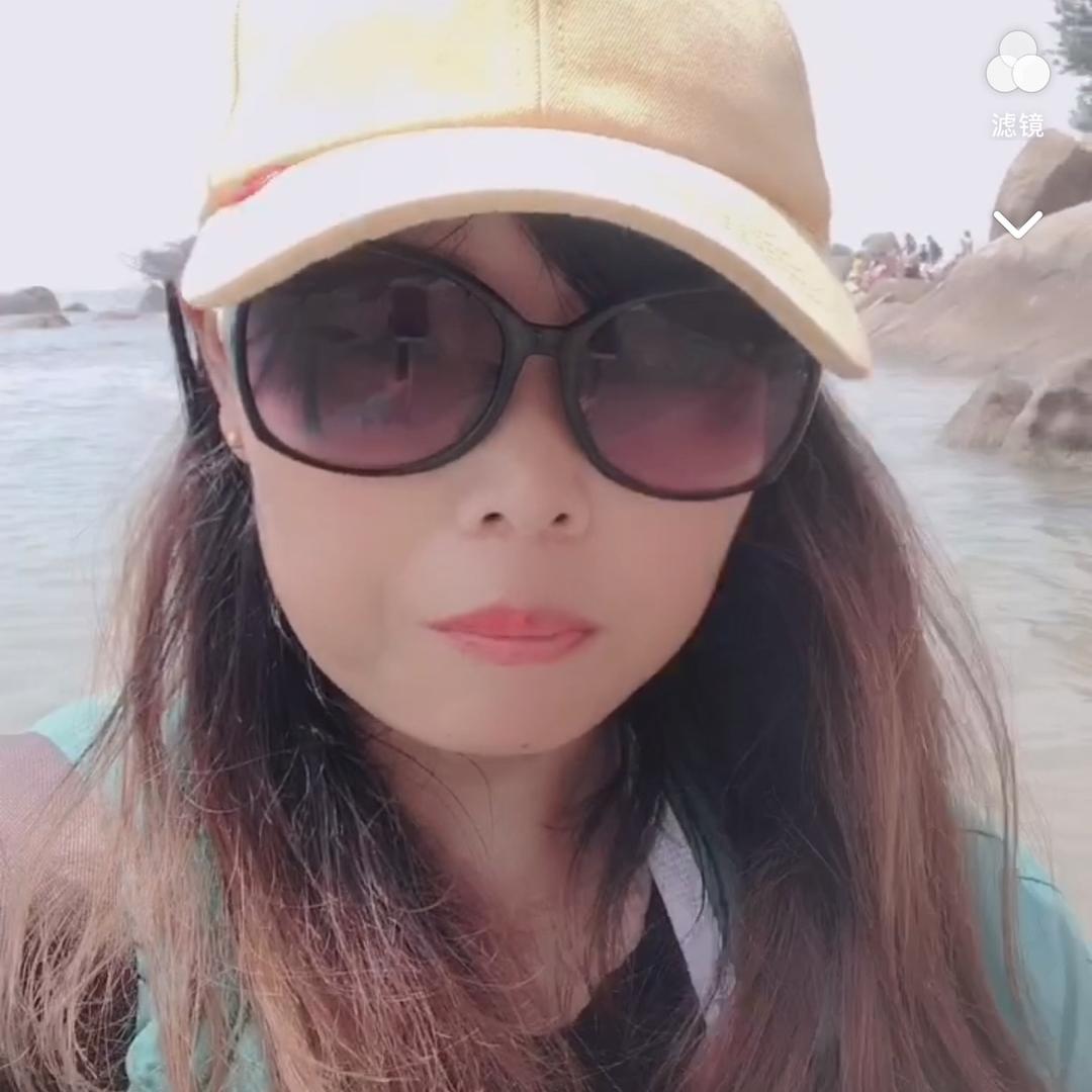 普宁广场阿芳曳舞团长