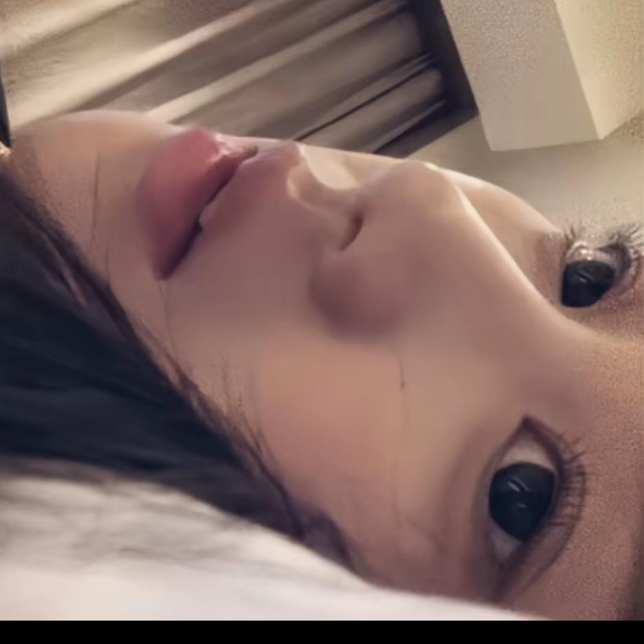初见^