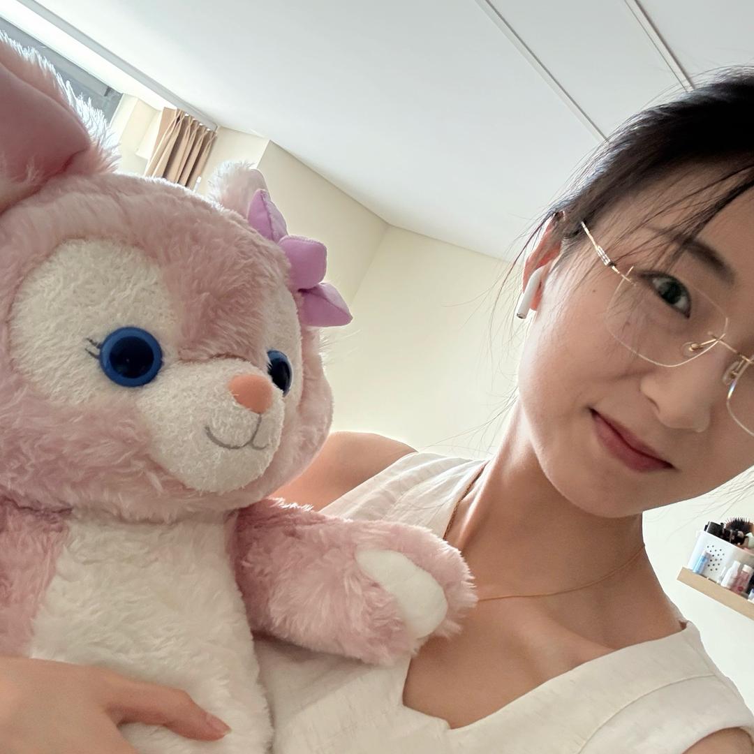 那天的衬衣是白色