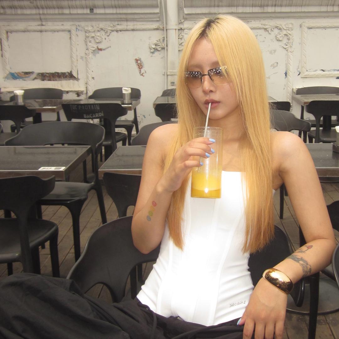 Shelley兔兔