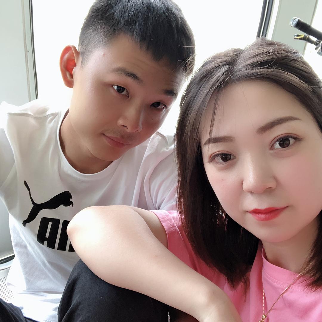 @服装配件、小胡