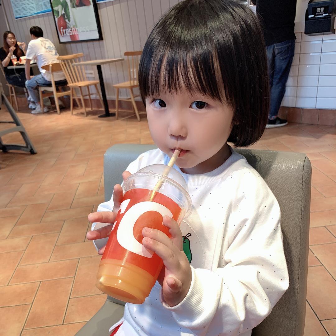 大名燕梓妤小名小鱼干。