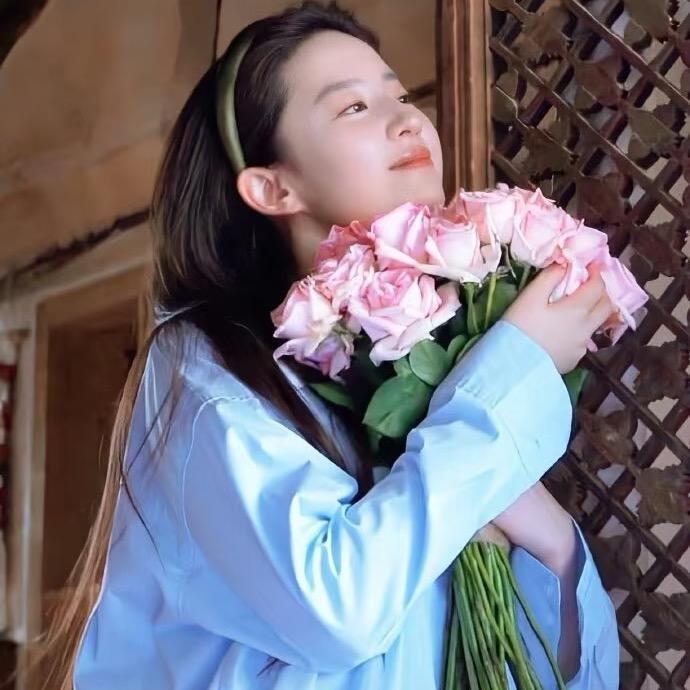 灵山性感母蟑螂