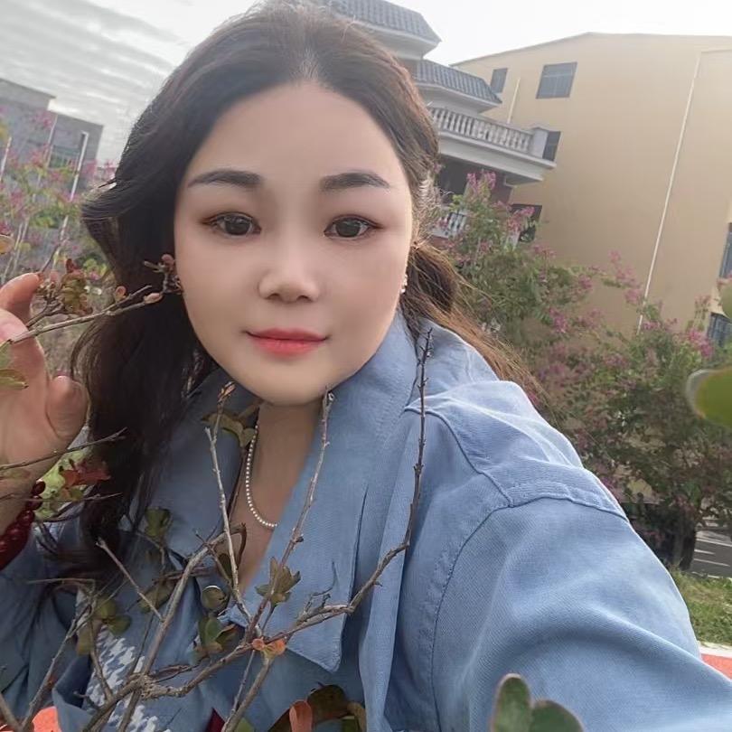 杨杨吖🎤(晚上12点18分首播)