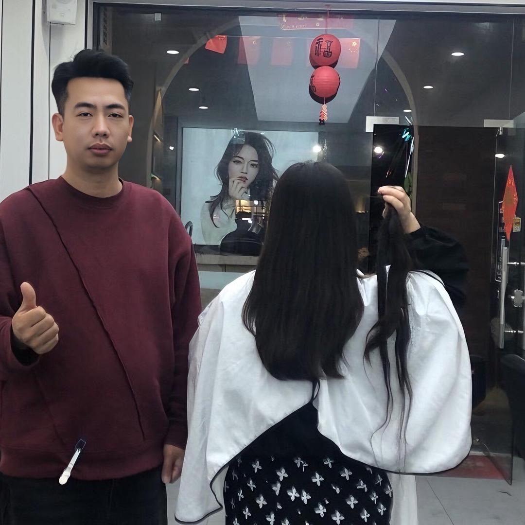理发店收长头发的托尼（阿柯小号招学员）