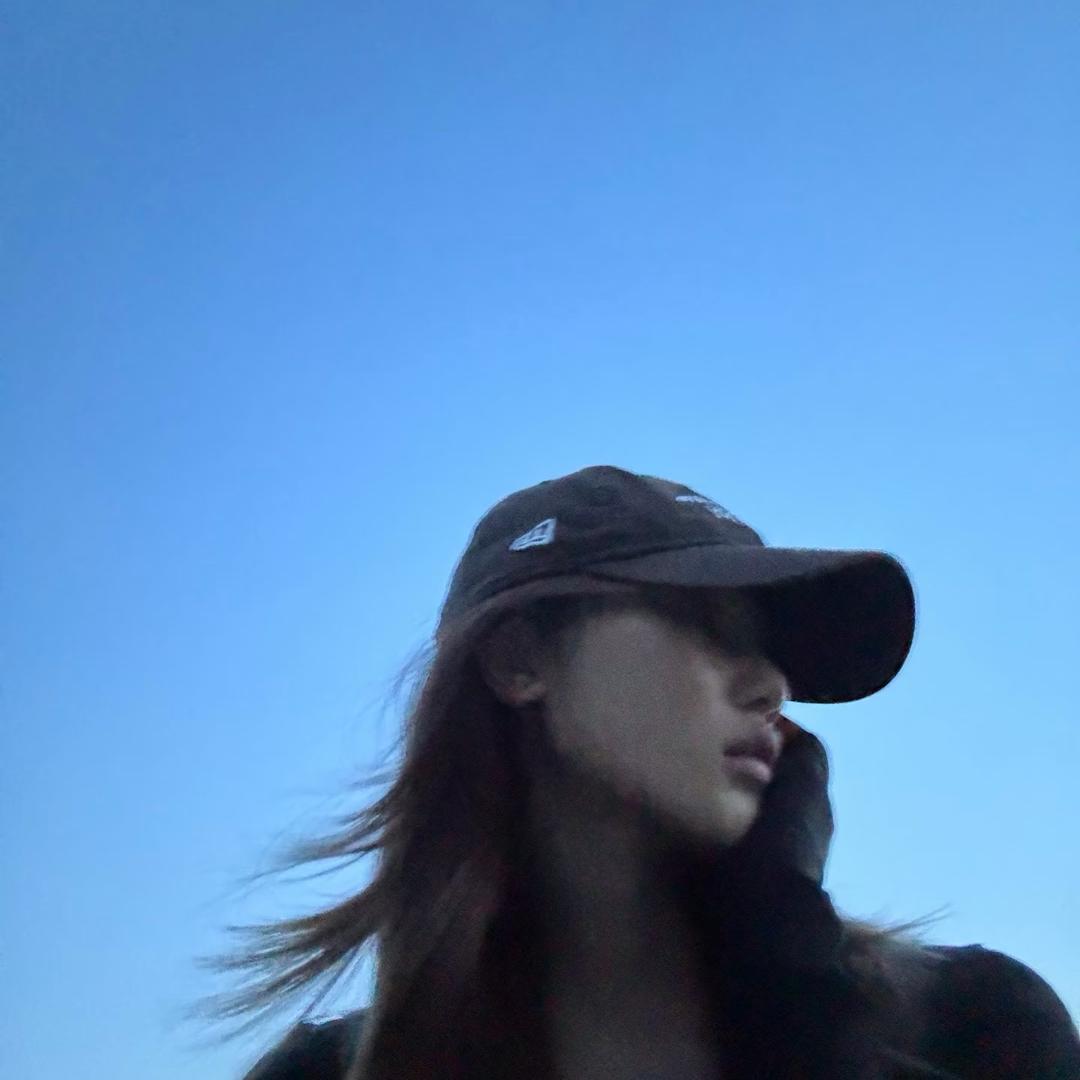 ～