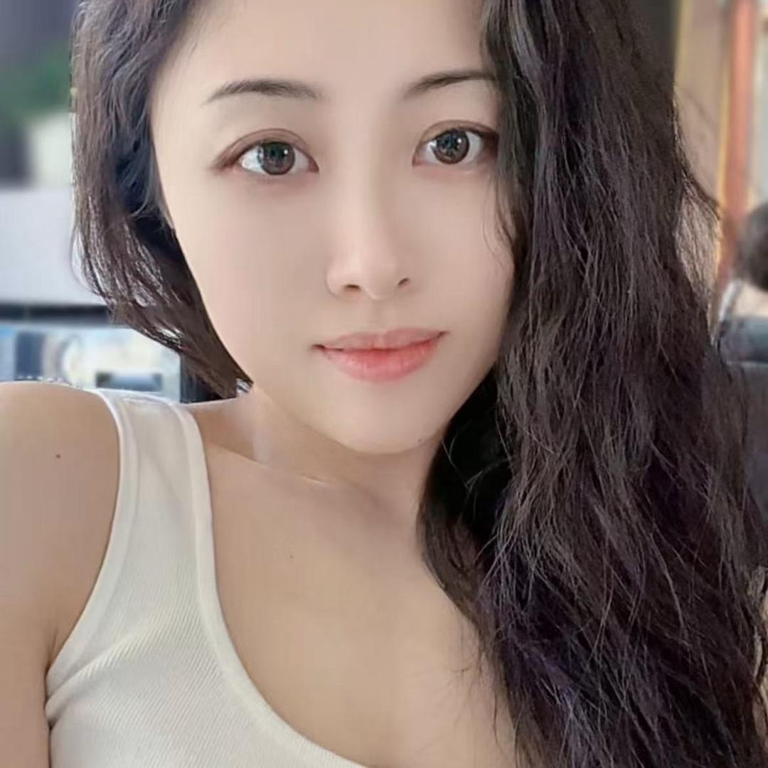 纭
