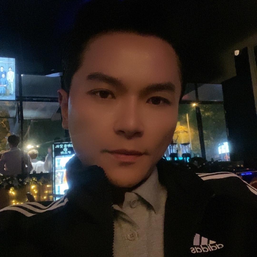 爱唱歌的 华子