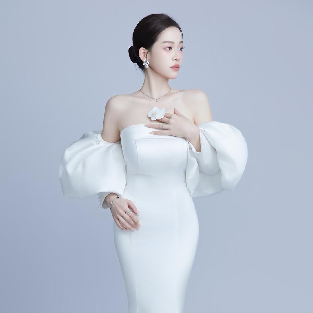 尤娜Una「养白版」