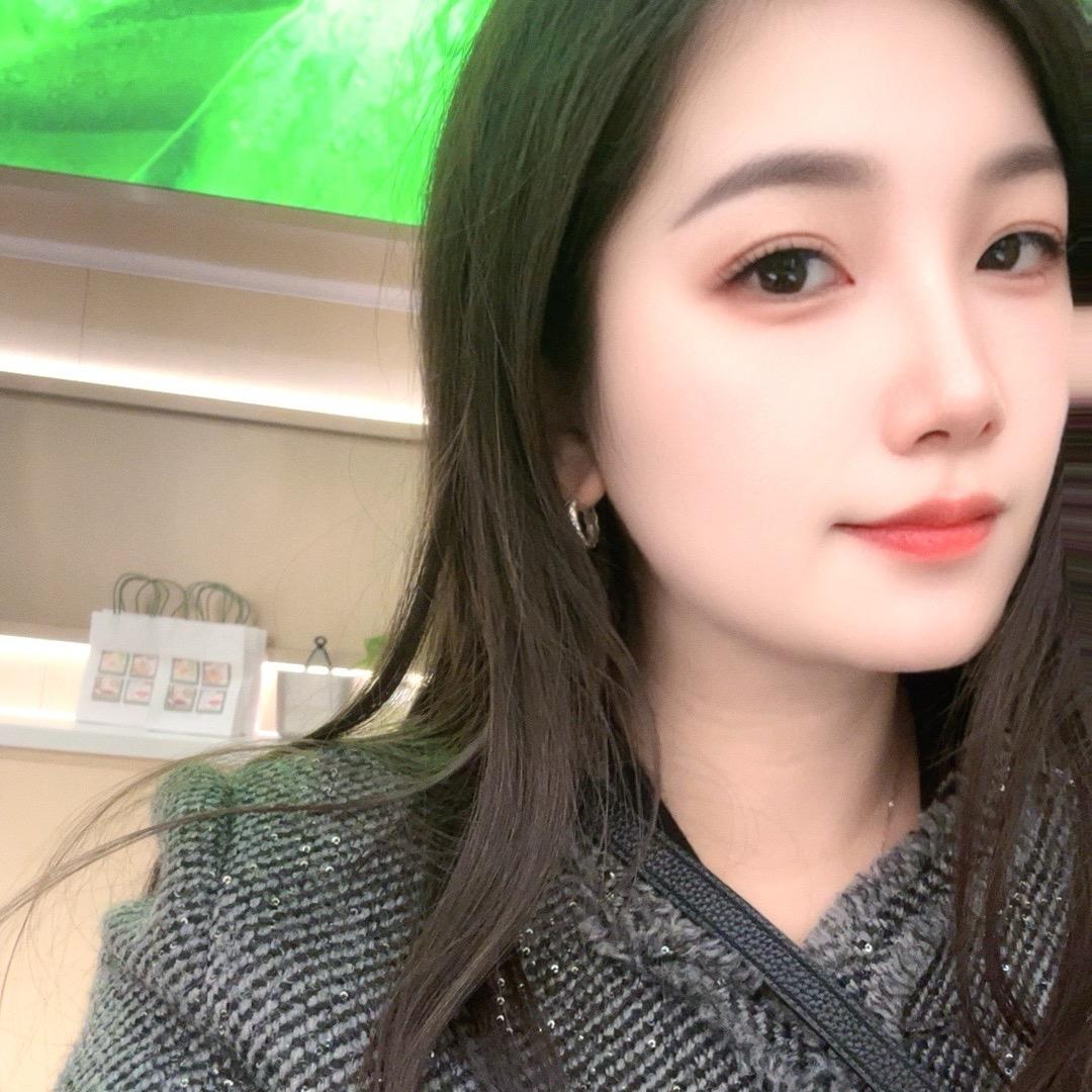 爱穿搭的张小姐