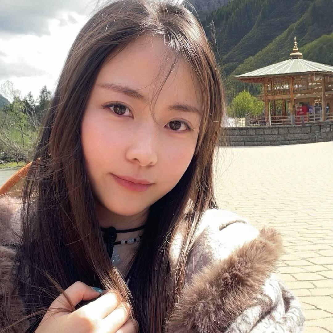 云梦鑫瑞不动产的小四川