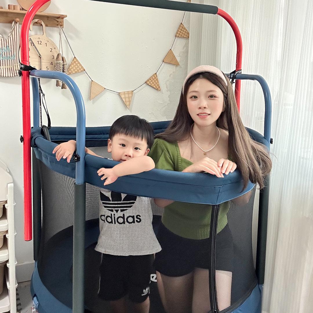 黑黑麻麻很爱玩