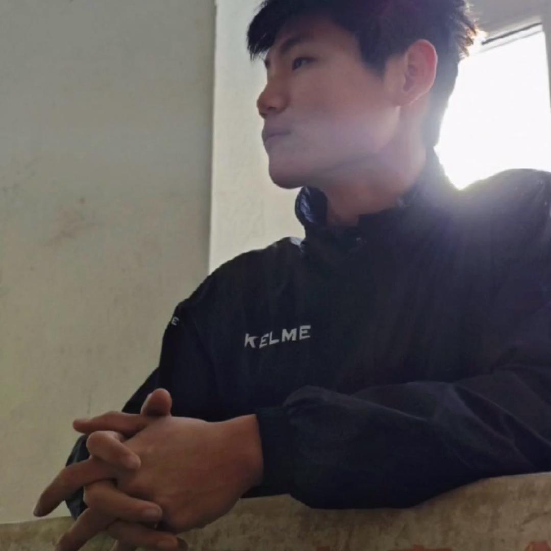 就叫他张子吧