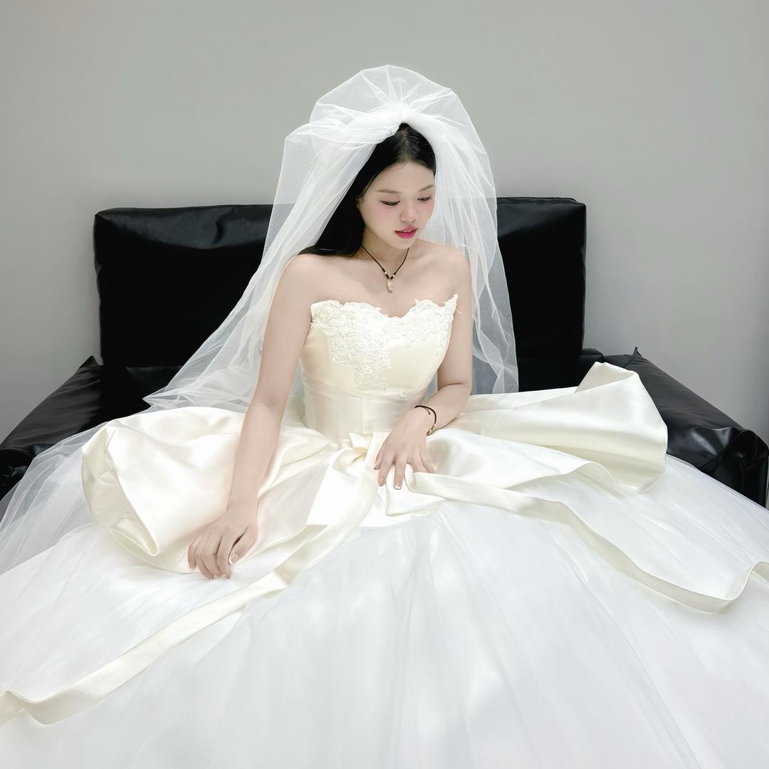 上喜嫁衣跟妆师-万小万