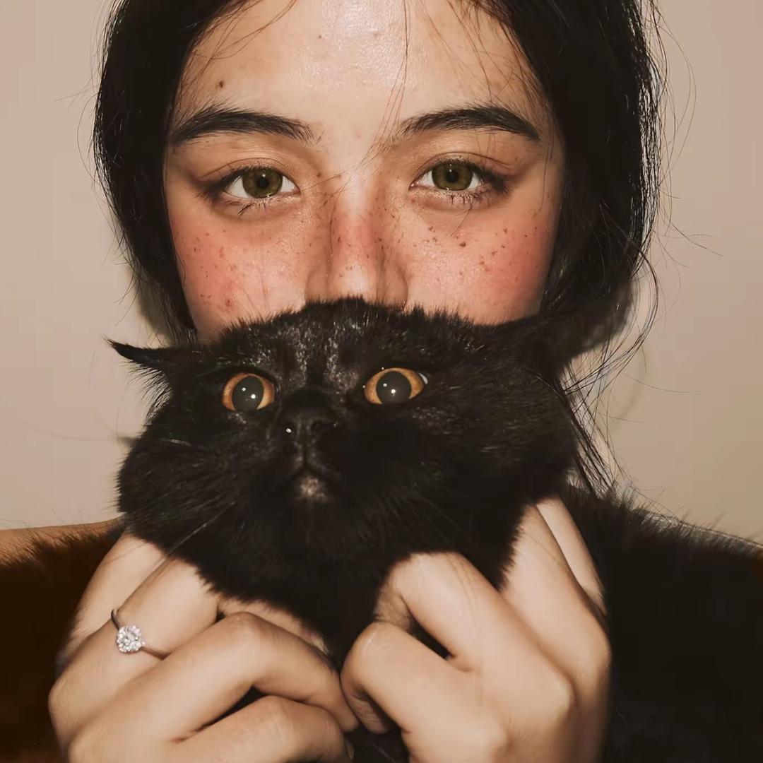 欣.•