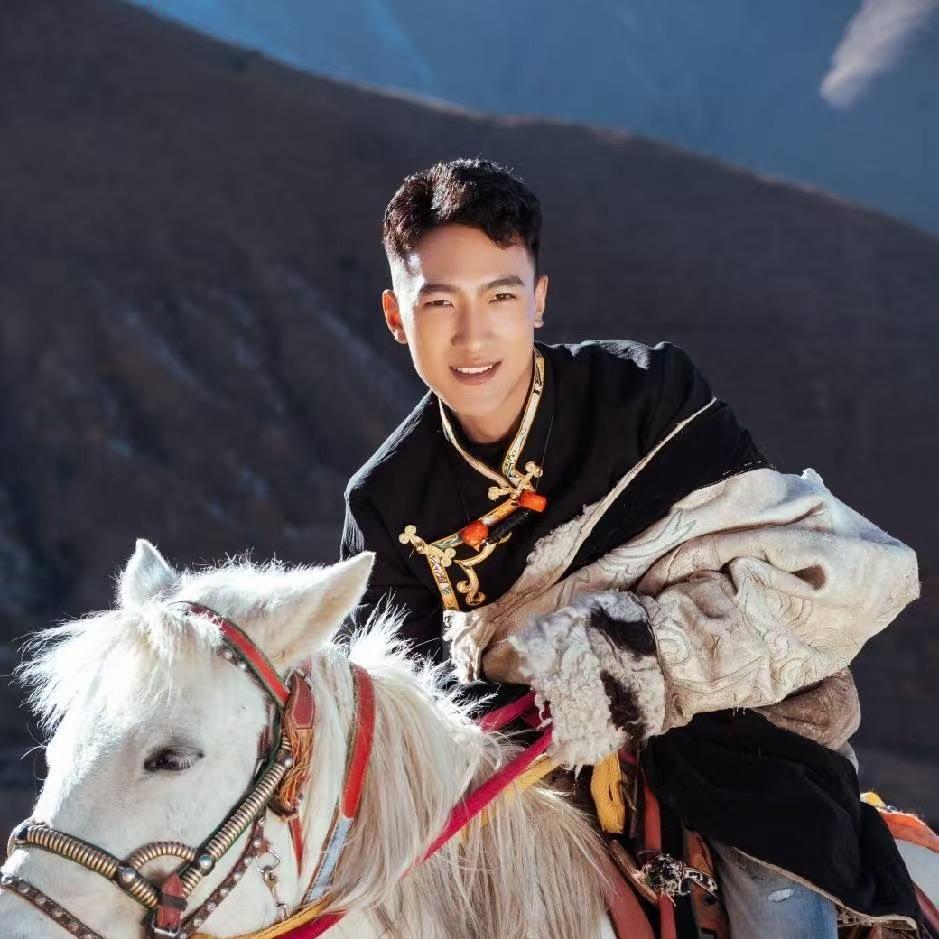 ࿇ཨུཏྤལ་🏝青莲花