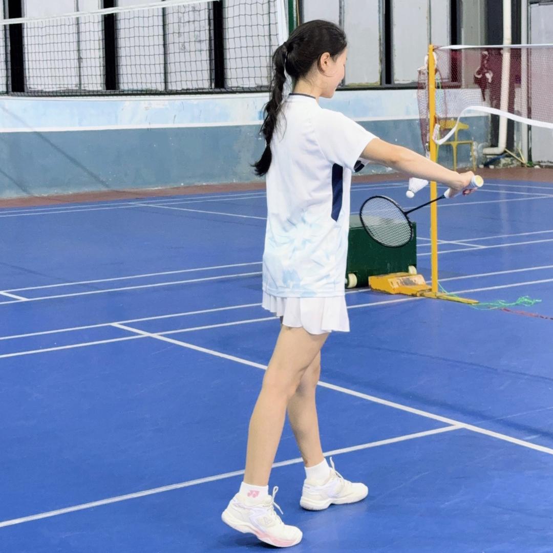 蕾蕾不会杀球🏸