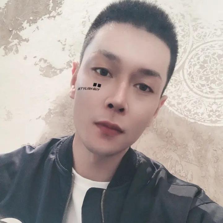 一 半 。