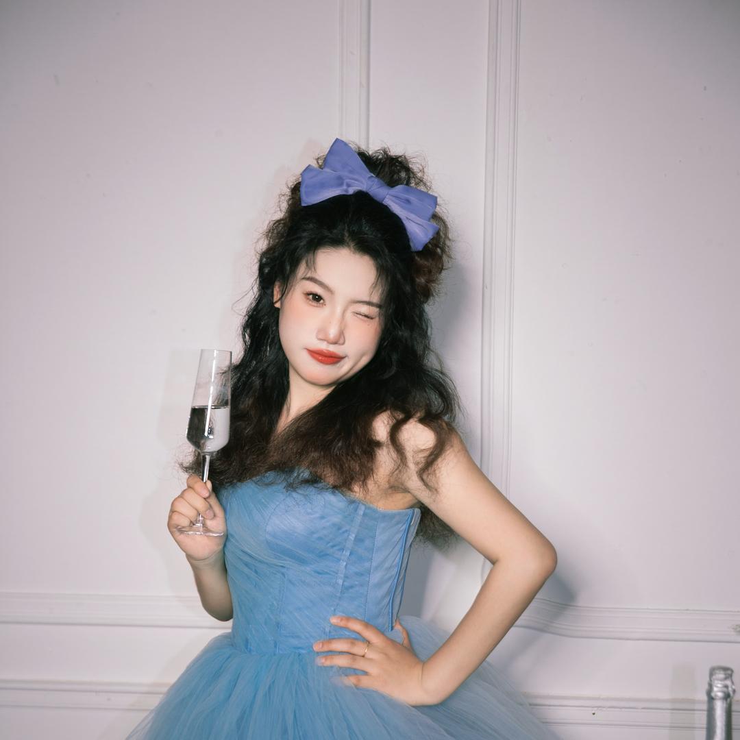 雨琦是个小吃货