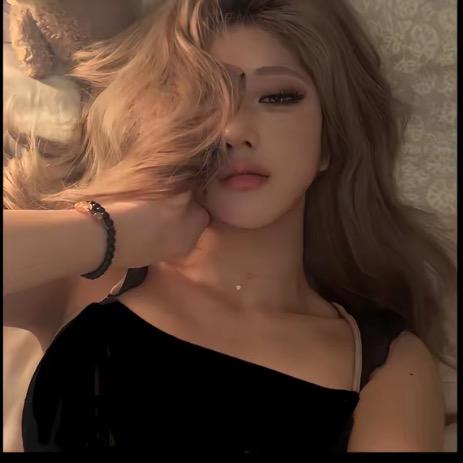 不知名美女