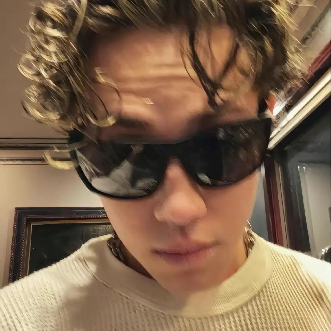 不知名男主