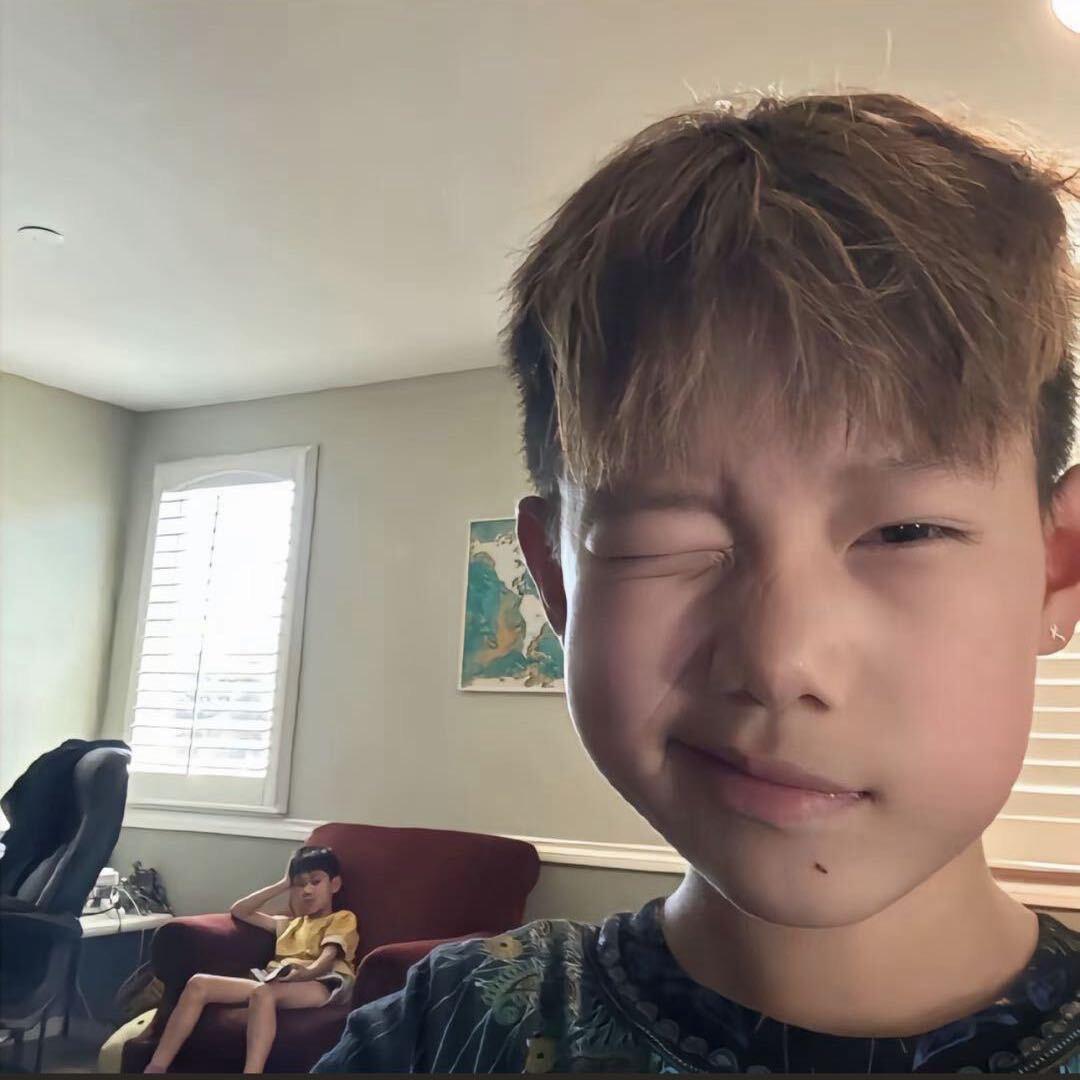 用户235678757888656776