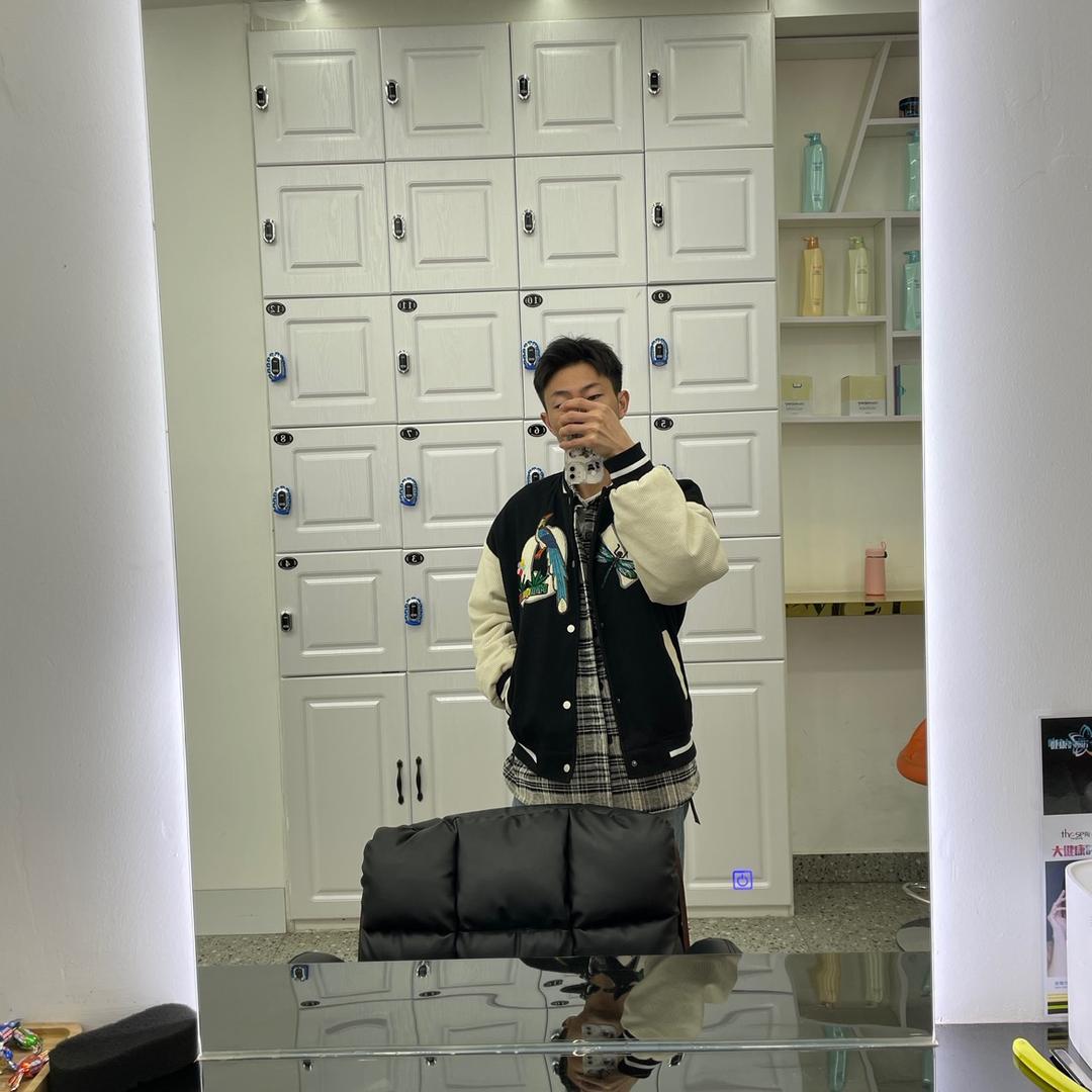 巳月只会做头发