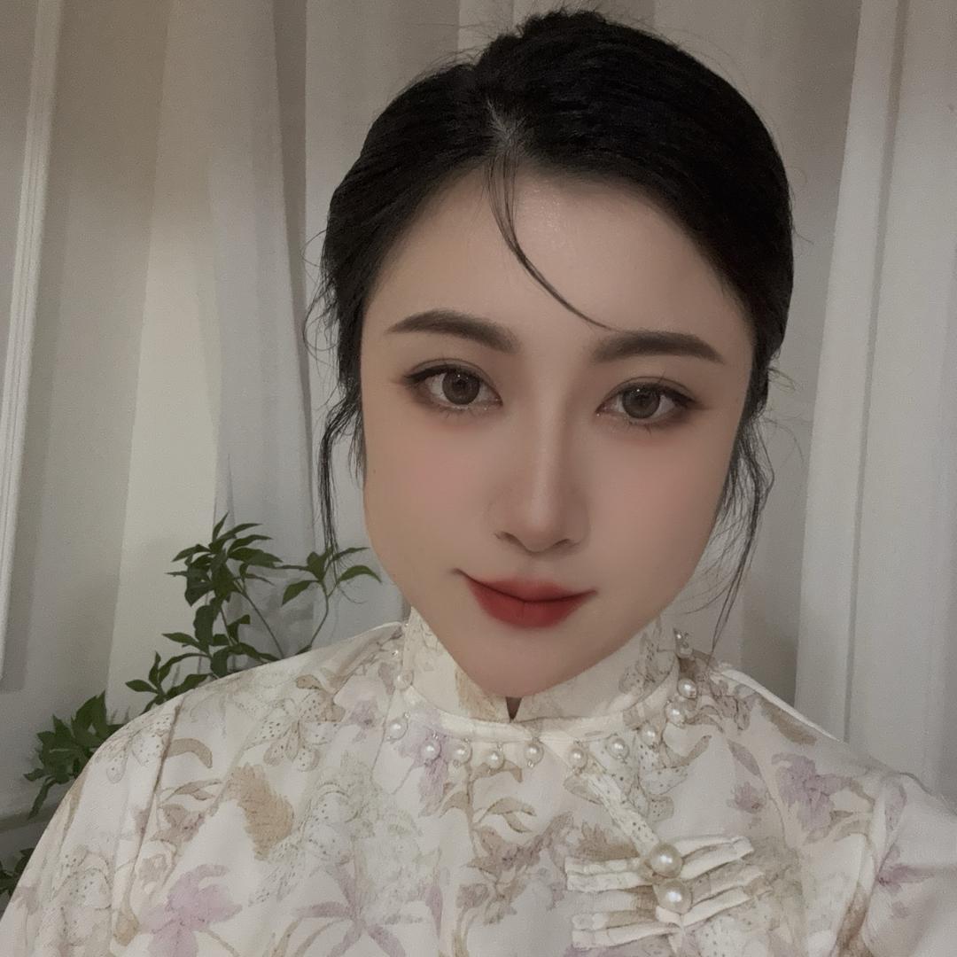 抱着盒子的姑娘（佳宾版）