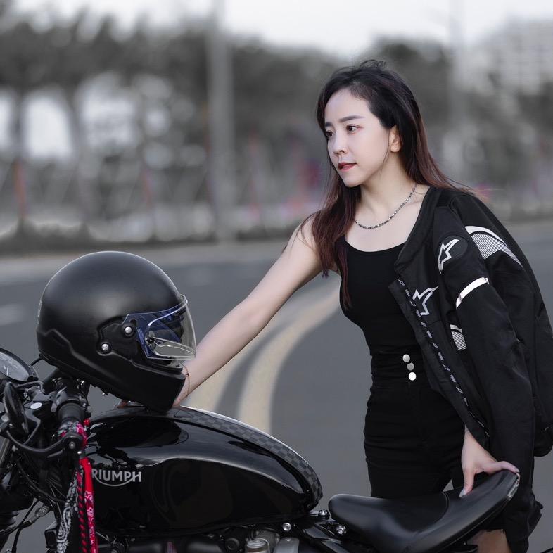 诗雅小姐姐❤️🏍️