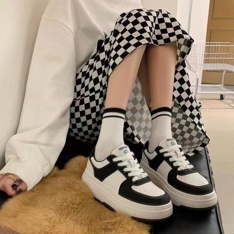 小何