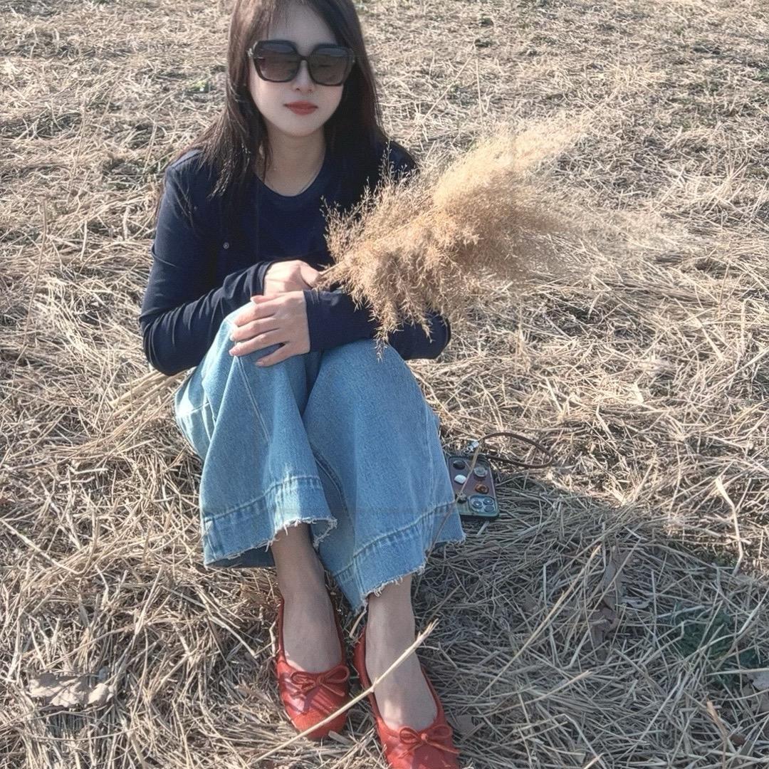 安安.
