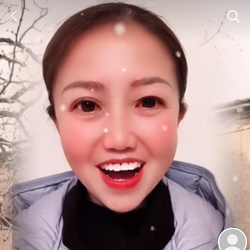 浅浅嫣然笑
