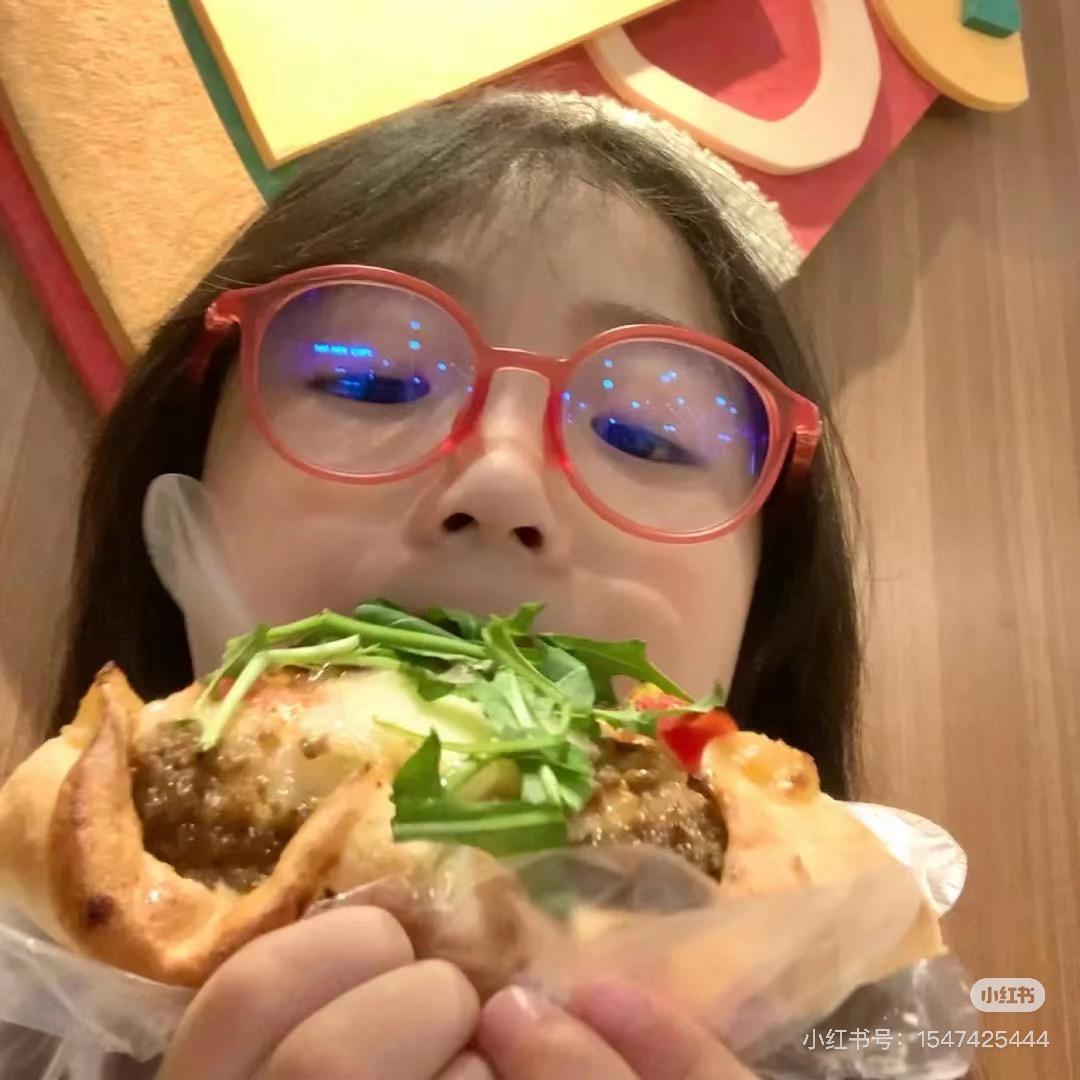 每天都困成🐶