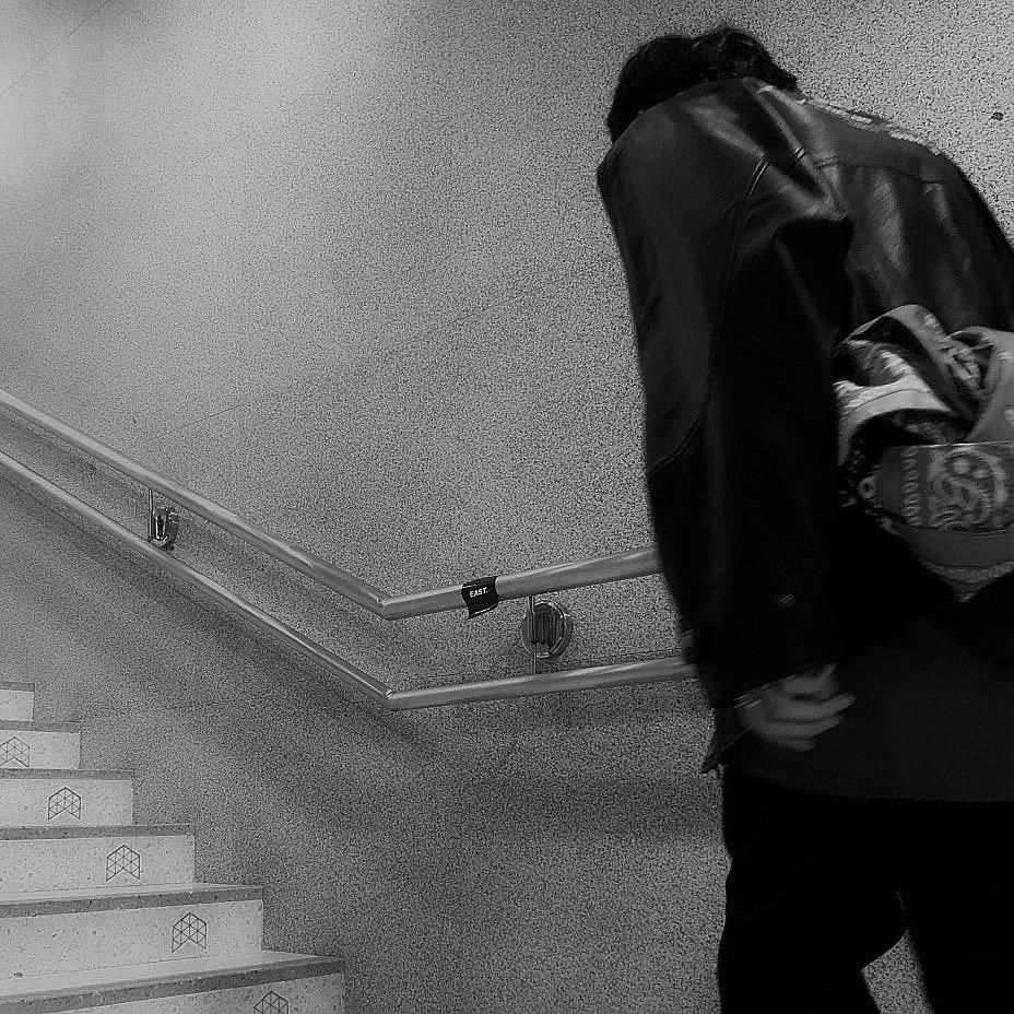 𝒚.止顾
