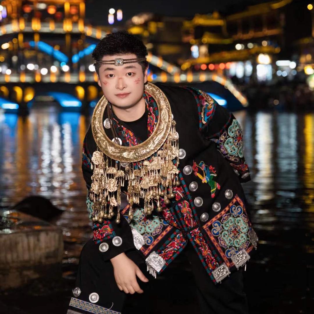 “彭程万里”